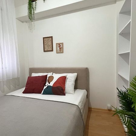 Charming 2 Bedroom Apartment Skopje Eksteriør billede