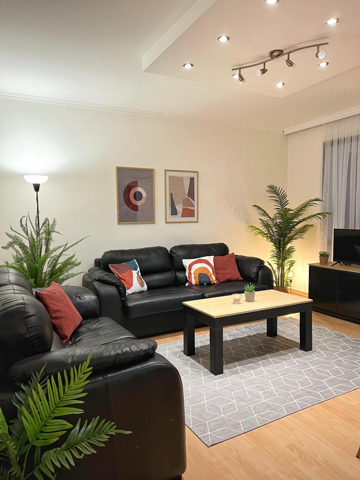Charming 2 Bedroom Apartment Skopje Eksteriør billede
