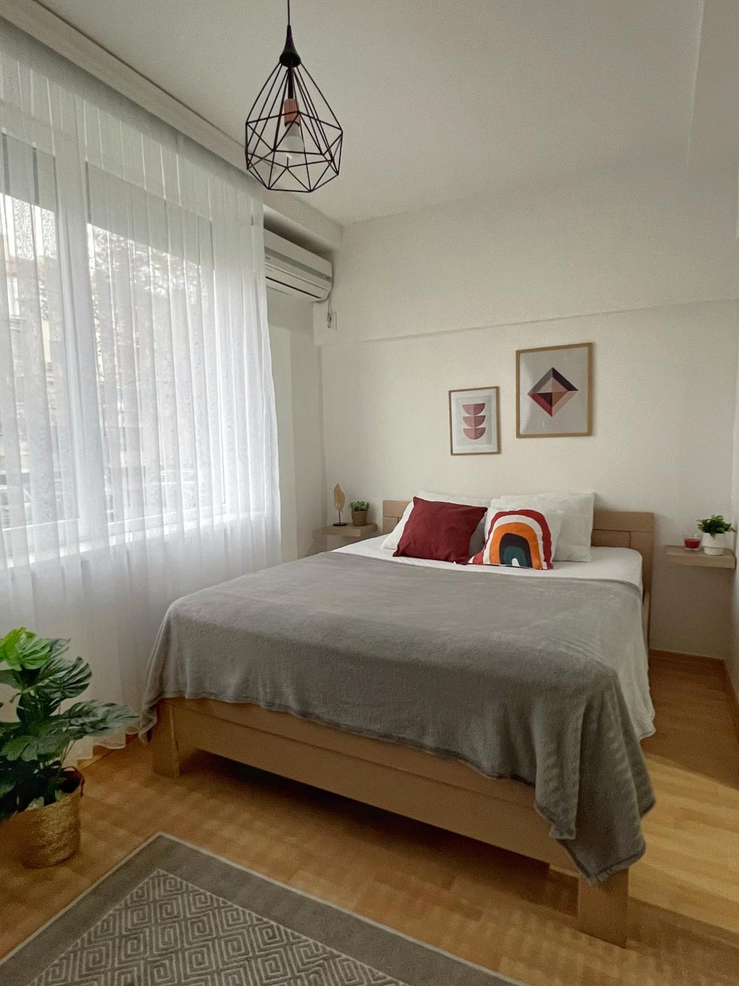 Charming 2 Bedroom Apartment Skopje Eksteriør billede